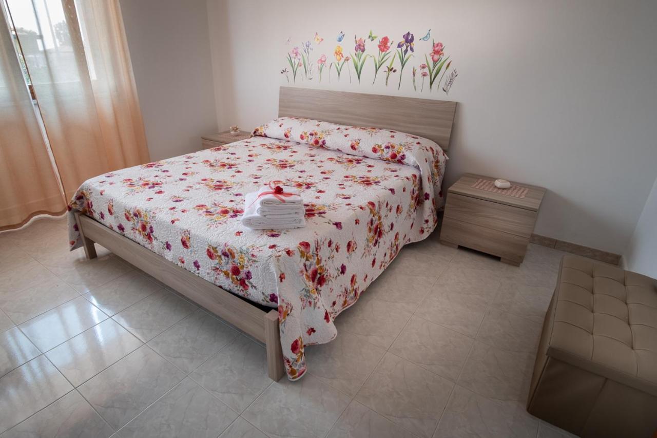 A Casa Di Emy Bed & Breakfast Bellizzi ภายนอก รูปภาพ